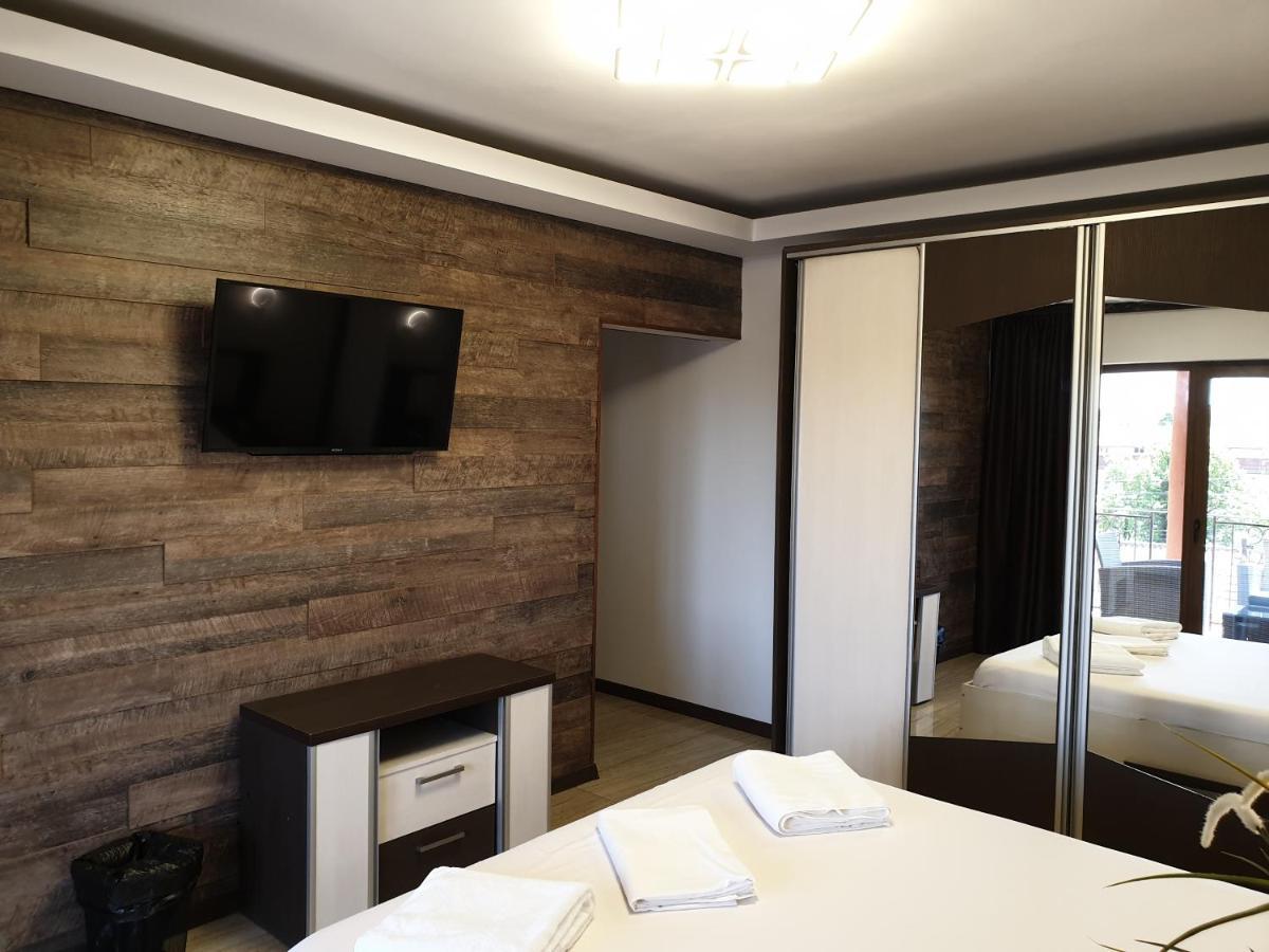 Casa Adrian 2 Mai Apartment ภายนอก รูปภาพ
